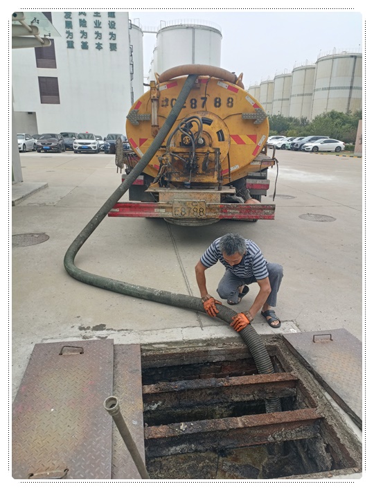 七里河隔油池清掏