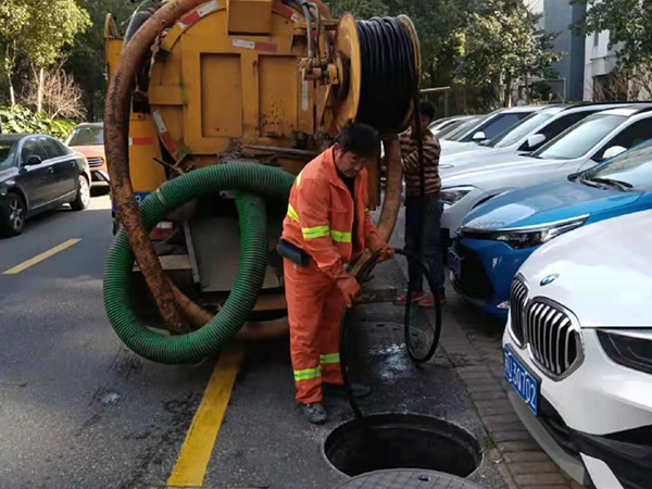 七里河排污管道清淤